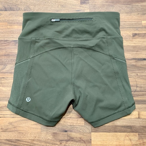 Lululemon Smooth Stride High Rise Hot Short 3.5” in Dark Olive - Picture 4 of 12